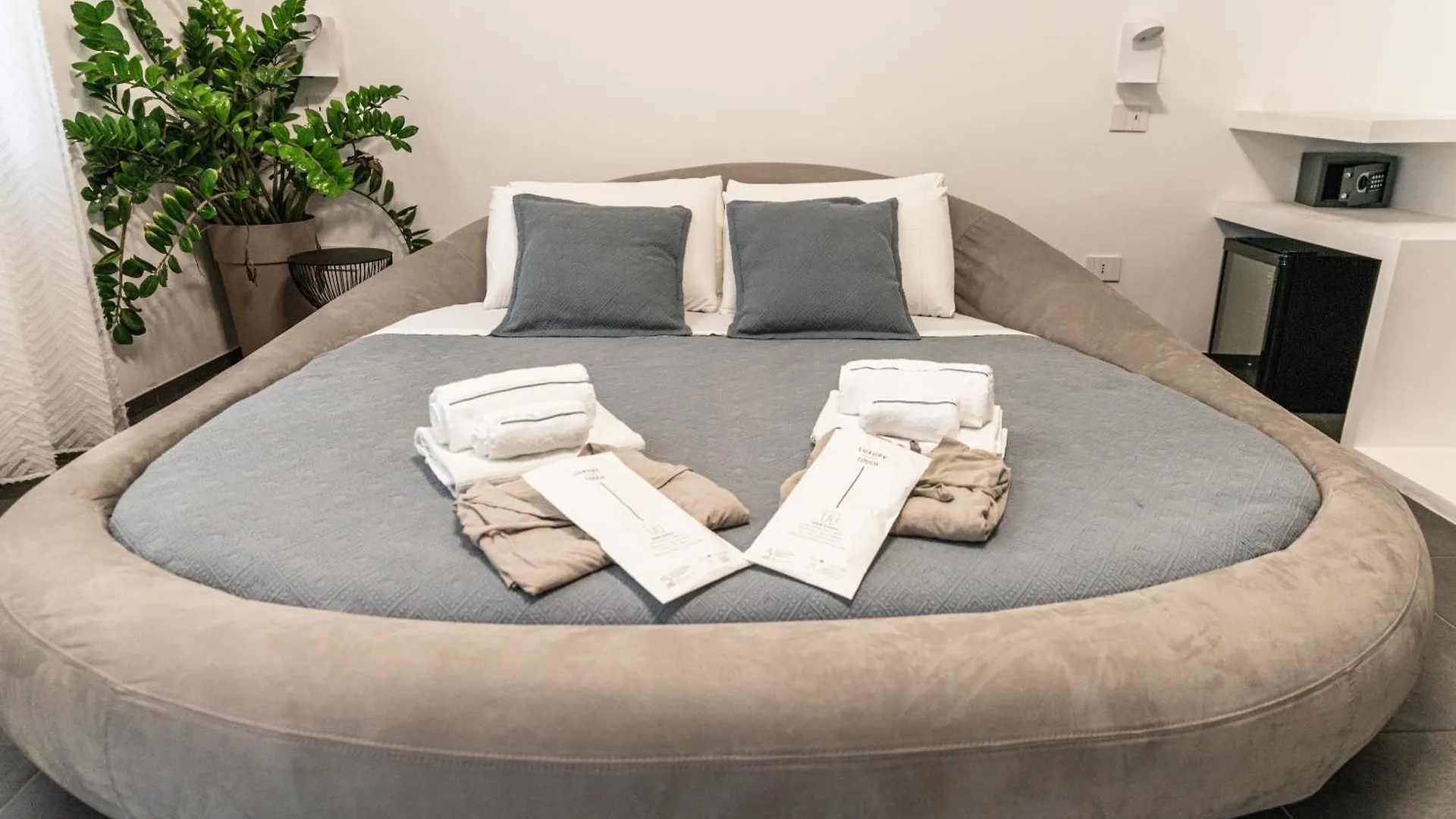 Bed & Breakfast Luxury B&B Euphorbia Acireale Italië