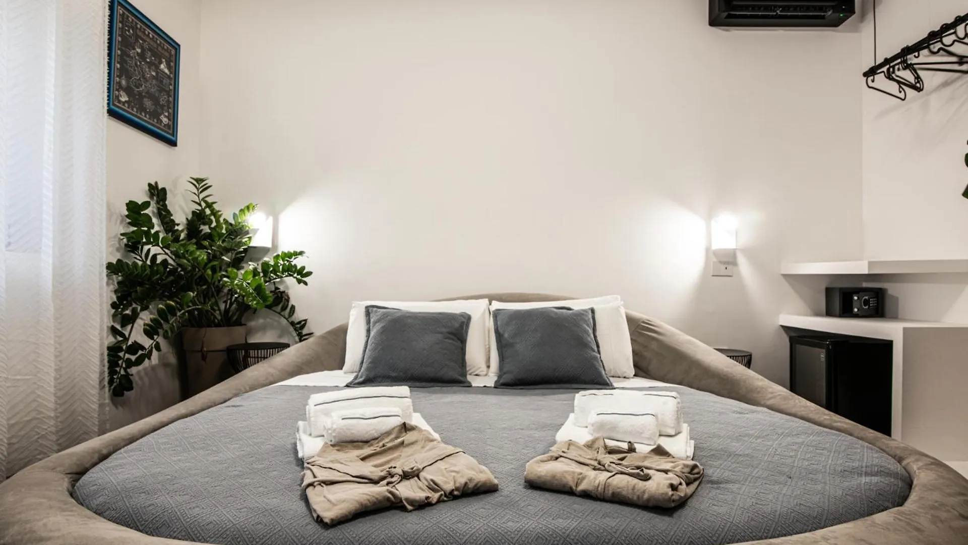 Luxury B&B Euphorbia Acireale 0*,  Italië