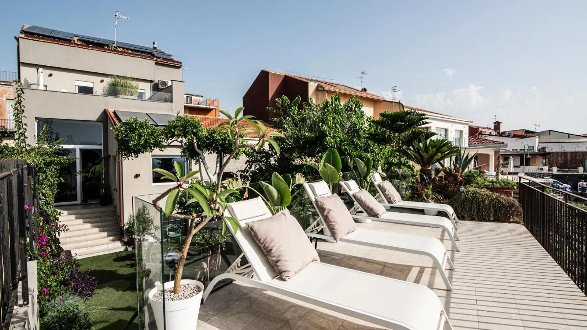 Bed & Breakfast Luxury B&B Euphorbia Acireale