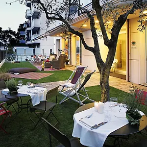 https://d-place-aparthotel-suite.emilia-romagnahotels.net